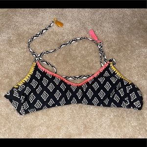 Patterned cross-back bikini top